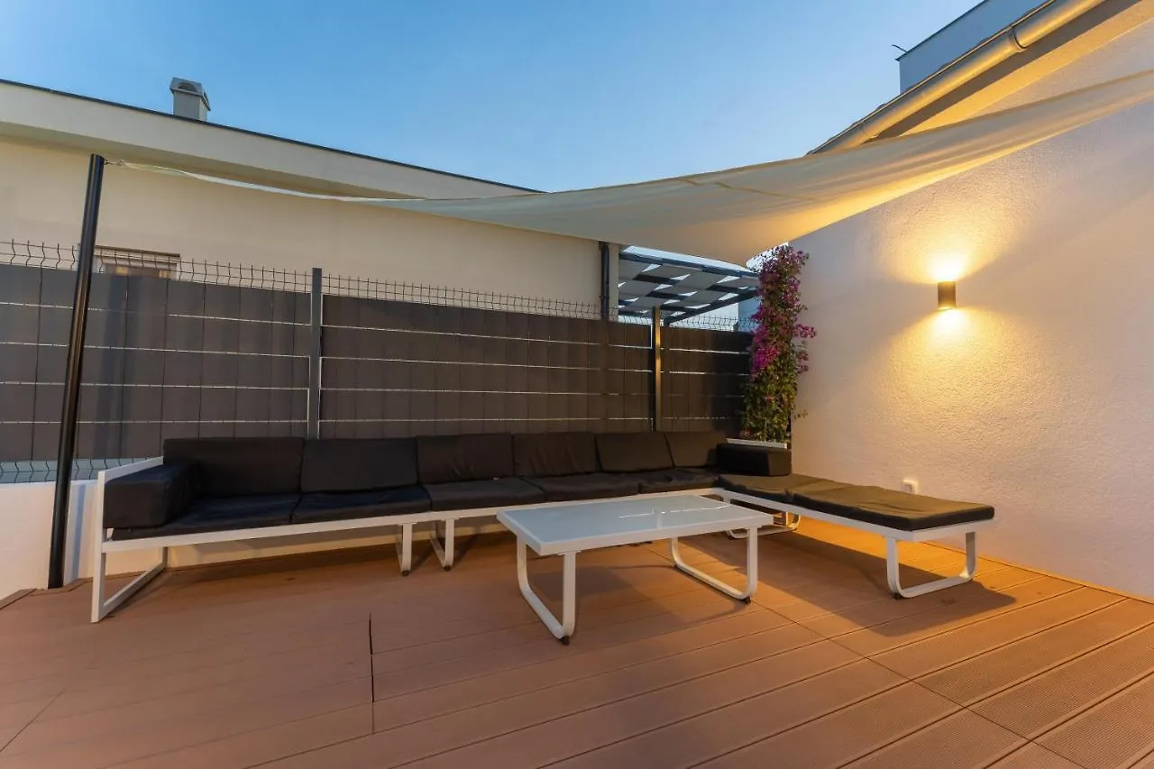 Bernie Apartments With A Pool Zadar